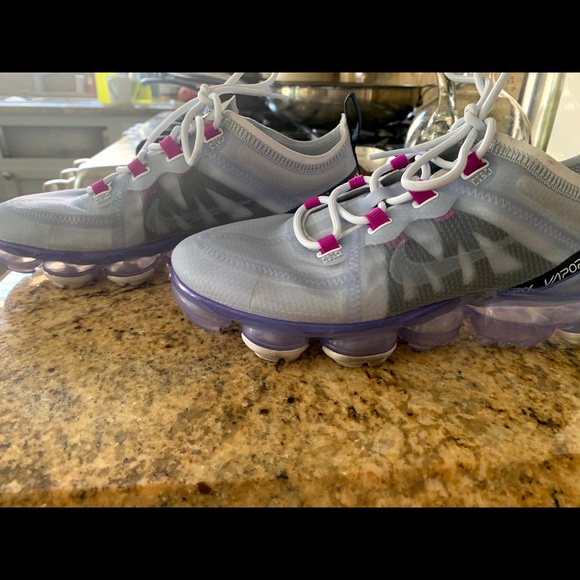 woman’s vapor max